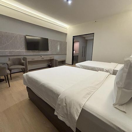 Lido De Paris Hotel Manila Eksteriør billede