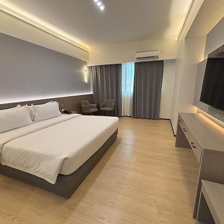 Lido De Paris Hotel Manila Eksteriør billede