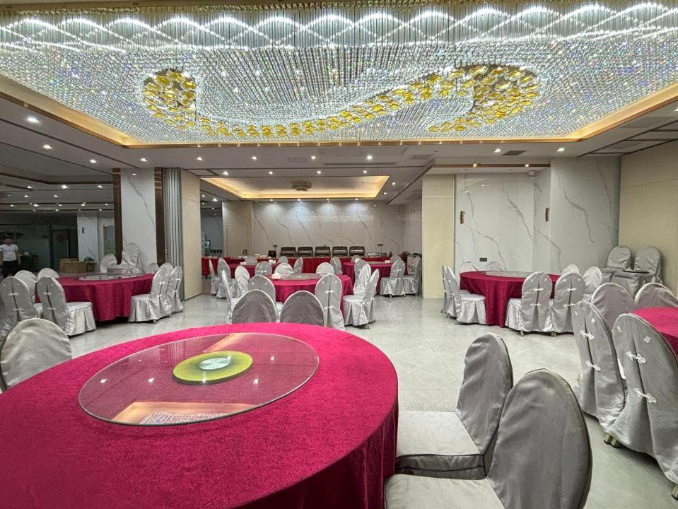Lido De Paris Hotel Manila Eksteriør billede