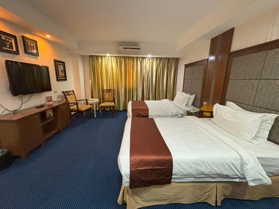 Lido De Paris Hotel Manila Eksteriør billede