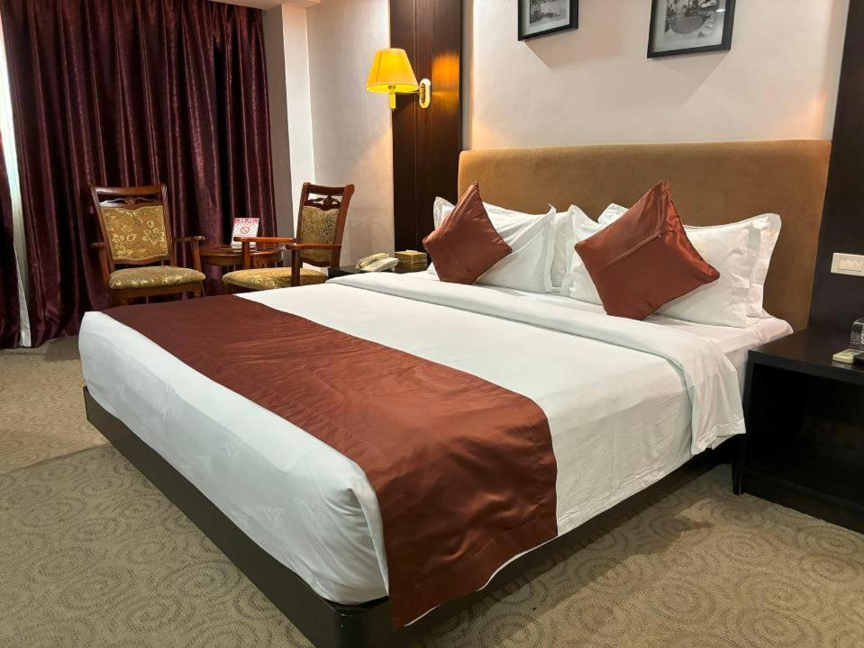 Lido De Paris Hotel Manila Eksteriør billede