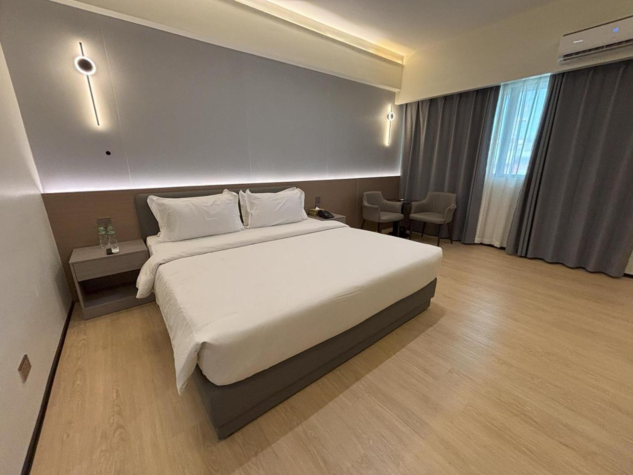 Lido De Paris Hotel Manila Eksteriør billede
