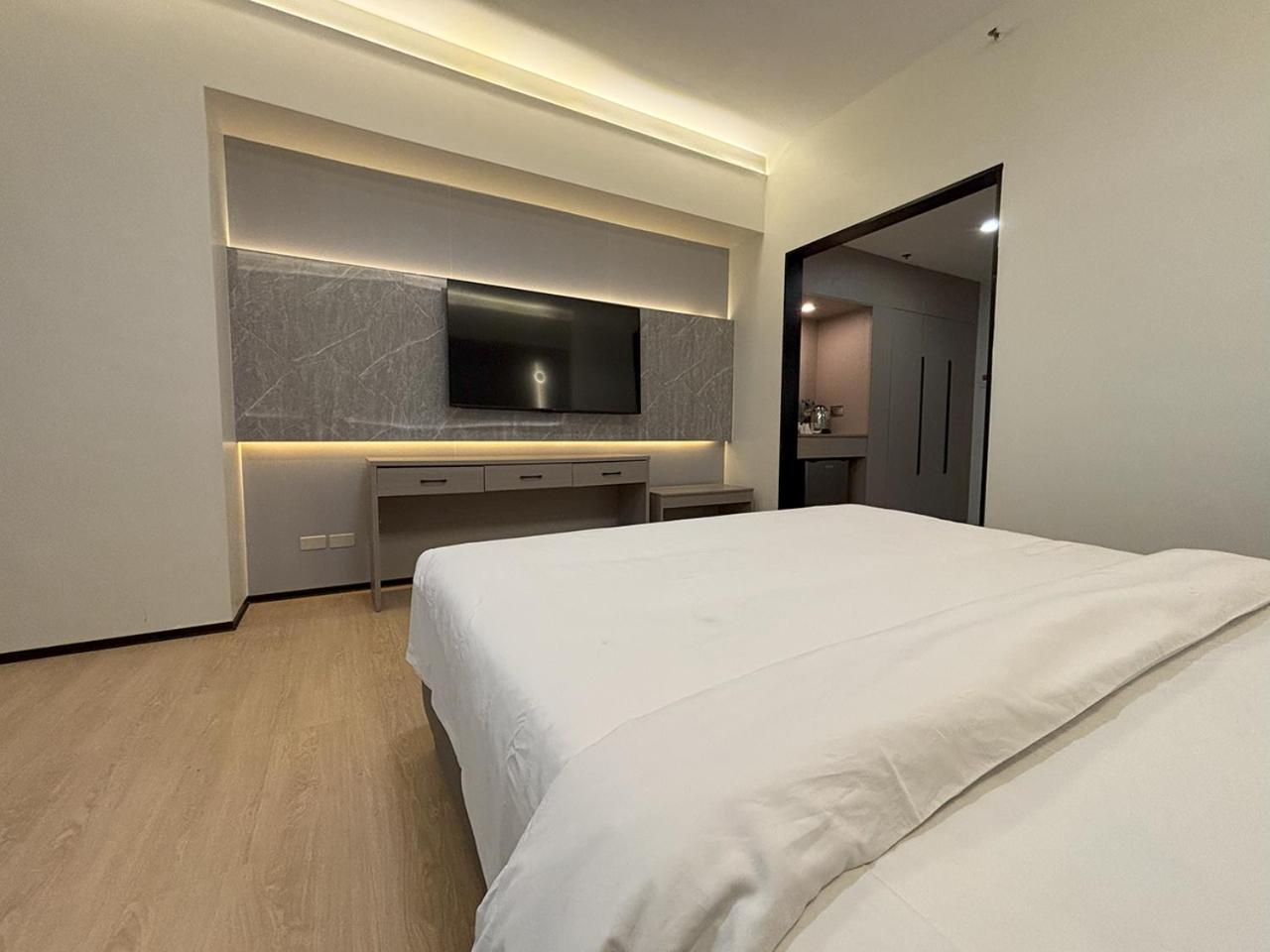 Lido De Paris Hotel Manila Eksteriør billede